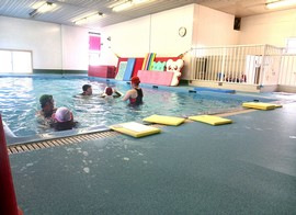スイミングプールの床修理工事